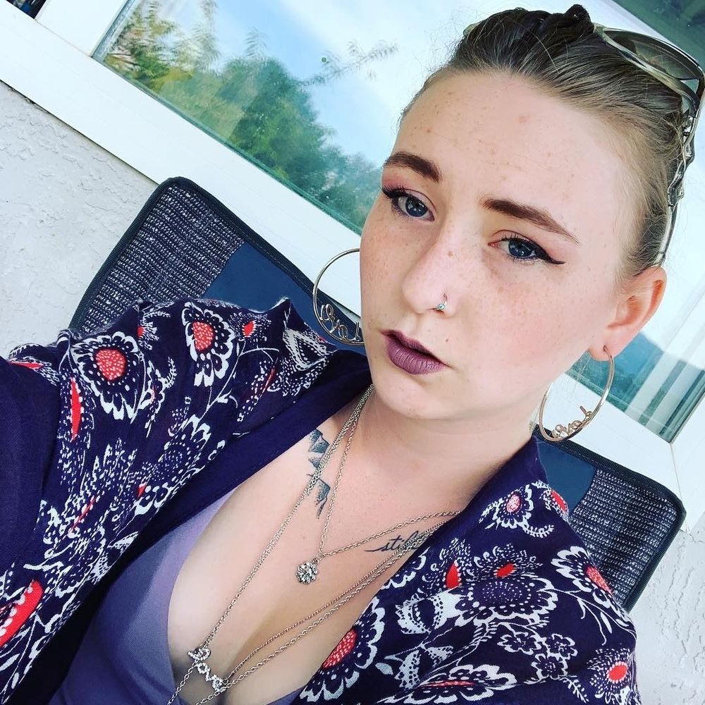 Meet your Posher, Lynn